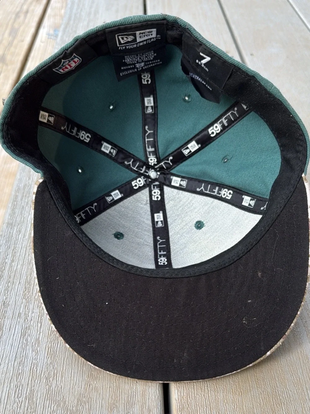 Philadelphia Eagles Green and Camouflage New Era size 7 Fitted Hat